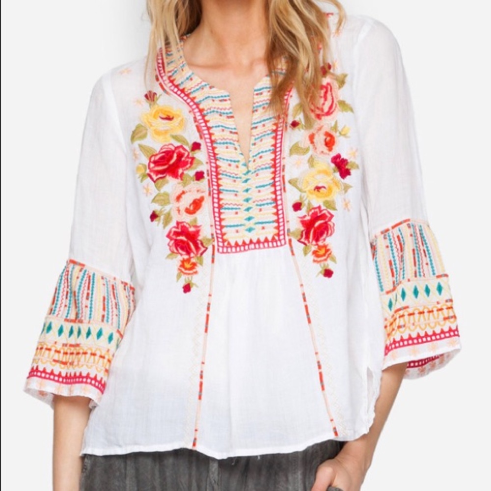 Boho chic Johnny Was linen top with embroidery
